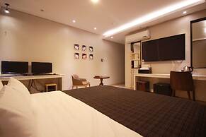 Busan Deokcheon Den Basta Hotel