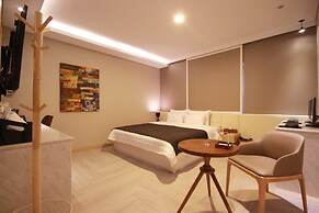 Busan Deokcheon Den Basta Hotel