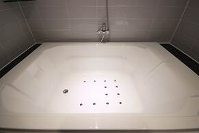 Busan Deokcheon Den Basta Hotel