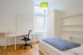 Dean's Home Budapest