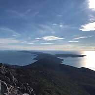 Stunning 1-bed Apartm. Near the Beach in M. Lošinj