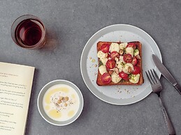 Lamp Light Books Hotel Sapporo