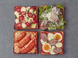 Lamp Light Books Hotel Sapporo