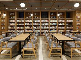 Lamp Light Books Hotel Sapporo