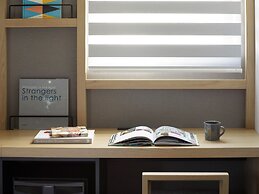 Lamp Light Books Hotel Sapporo