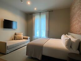 Uma Suites Pau Claris