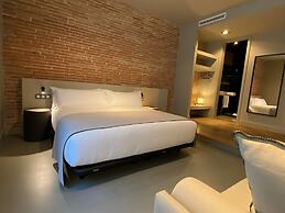 Uma Suites Pau Claris