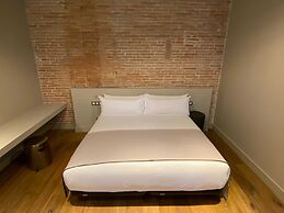 Uma Suites Pau Claris