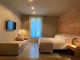 Uma Suites Pau Claris