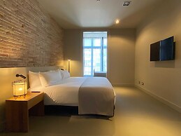 Uma Suites Pau Claris