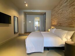 Uma Suites Pau Claris