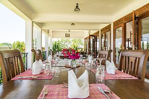 Moyoni Airport Lodge