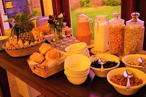 Moyoni Airport Lodge