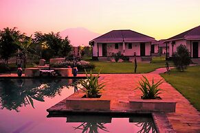 Moyoni Airport Lodge