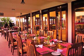 Moyoni Airport Lodge