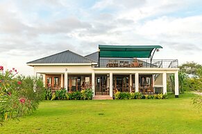 Moyoni Airport Lodge