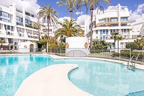 Marbella Pool House Gf44 On Sea Shore