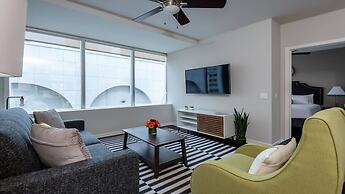 Cozysuites TWO Modern Apartments SKY Pool