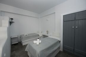 Ostria Studios & Apartments