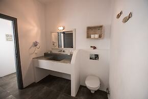 Ostria Studios & Apartments