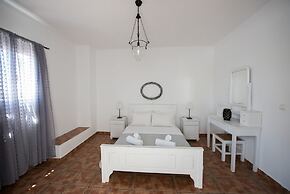 Ostria Studios & Apartments