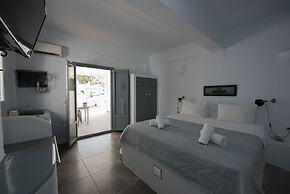 Ostria Studios & Apartments