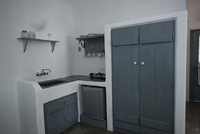 Ostria Studios & Apartments