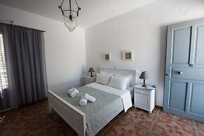 Ostria Studios & Apartments