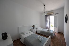 Ostria Studios & Apartments