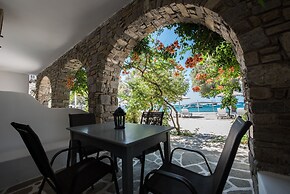 Ostria Studios & Apartments