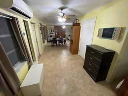 Rim Canal - Access To Fishing, Just Off Lake Okeechobee! 1 Bedroom Cot