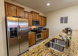 Spectacular Townhome With Private Pool Close to Disney by Redawning