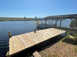 Rim Canal 'yellow House' With Canal Views & Boat Dock 1 Bedroom Cottag