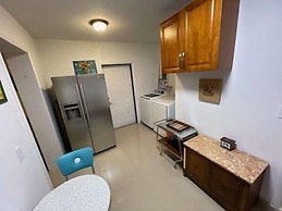 Rim Canal 'yellow House' With Canal Views & Boat Dock 1 Bedroom Cottag