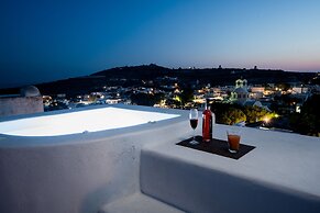 The Luna Suite with Hot Tub