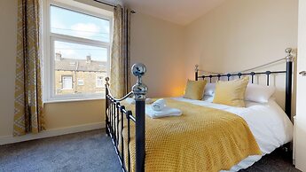 Stayzo Stylish House Accommodation in Westminster