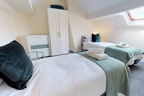 Stayzo Stylish House Accommodation in Westminster