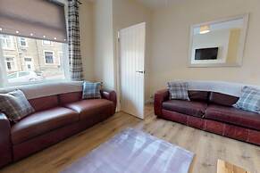 Stayzo Stylish House Accommodation in Westminster