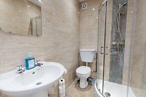 Stayzo Stylish House Accommodation in Westminster