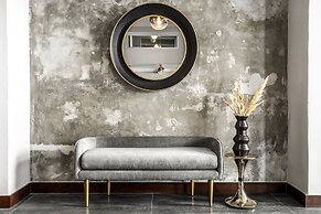 El Colonial - Adults Only