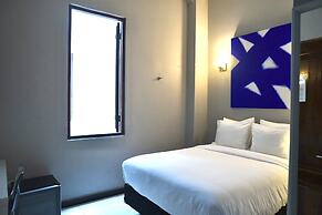 El Colonial - Adults Only