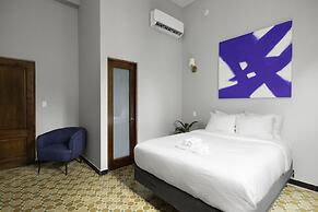 El Colonial - Adults Only