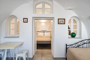 Day One Fira Mansion