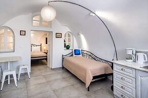 Day One Fira Mansion