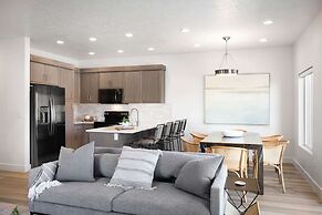 Family Paradise at the Vue by RedAwning