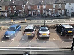 Toothbrush Apartments - Studio Apartment