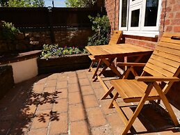 Fab 2 Bed Cotswolds Cottage With Private Courtyard