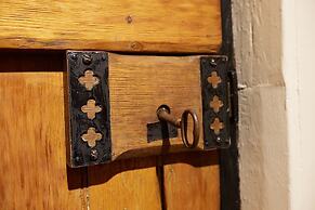 Fab 2 Bed Cotswolds Cottage With Private Courtyard