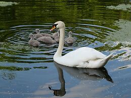 Fab 2 Bed Cotswolds Cottage With Private Courtyard