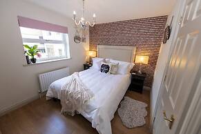 A very British house to stay 3 Bedroom